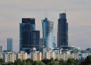 Wieżowce w warszawskiej Woli. Centrum usług dla biznesu w Polsce kwitło, ale te czasy się kończą