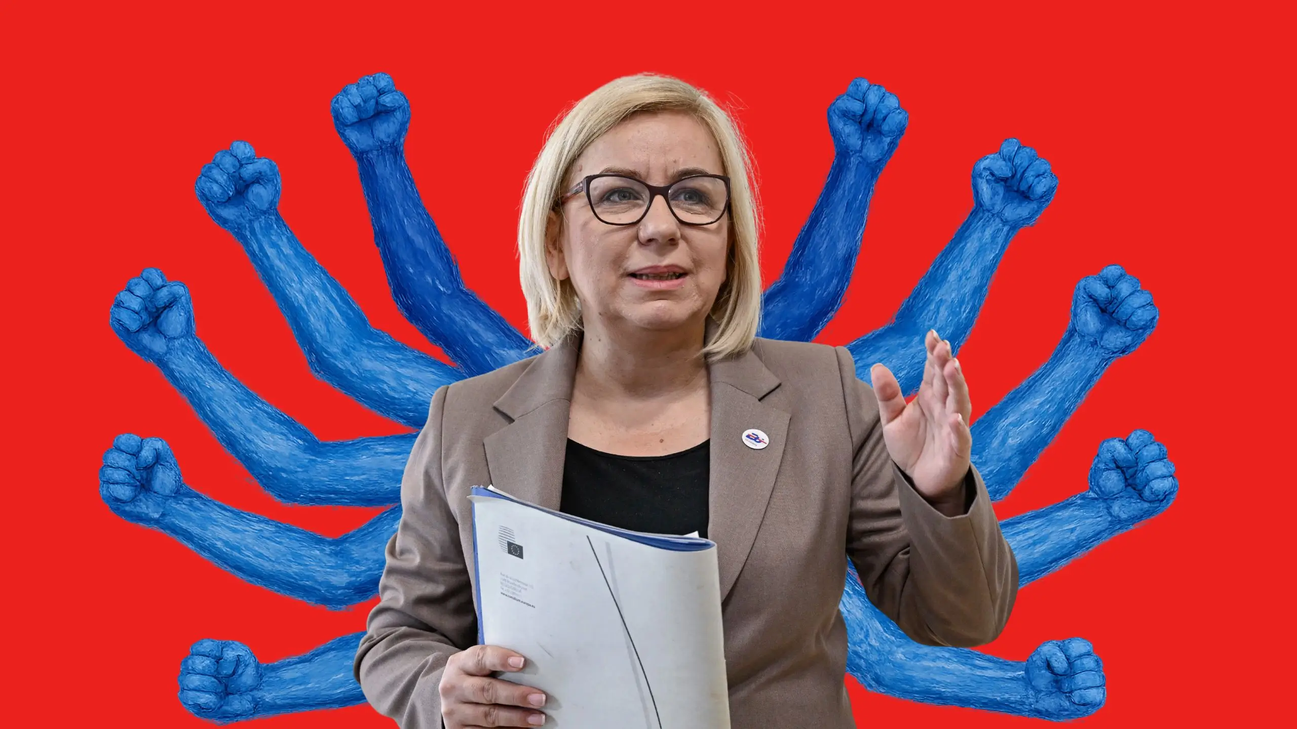 Paulina Hennig-Kloska z niebieskimi rękami w tle