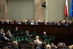 Posiedzenie Sejmu z rządem w przeznaczonej dla niego strefie.
