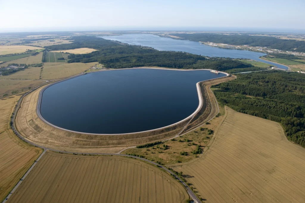 Elektrownia Szczytowo-Pompowa Żarnowiec. Magazyn energii znajdzie się obok eelektrowni, należącej do PGE.