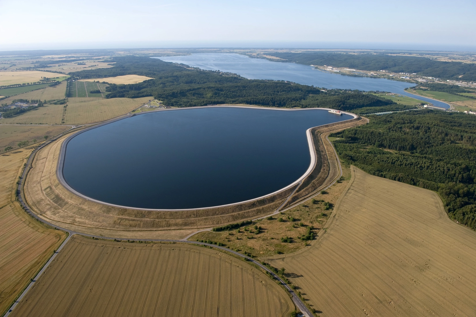 Elektrownia Szczytowo-Pompowa Żarnowiec. Magazyn energii znajdzie się obok eelektrowni, należącej do PGE.